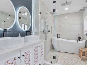 Undisclosed Address #A12023983, Hollywood FL 33019