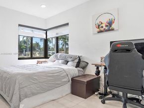 Undisclosed Address #A12023983, Hollywood FL 33019