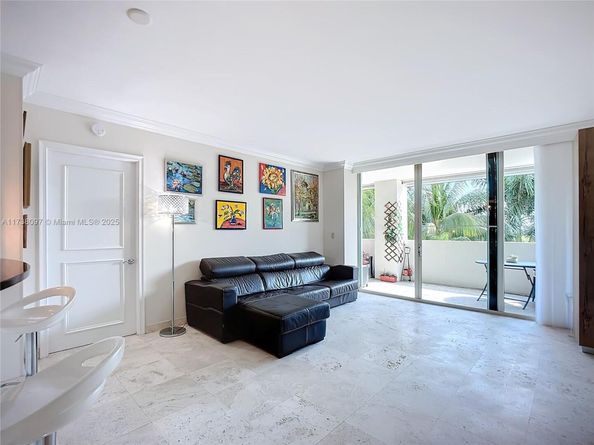 3400 SW 27th Avenue 302, Miami FL 33133