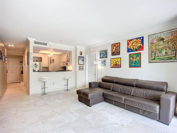 3400 SW 27th Avenue 302, Miami FL 33133