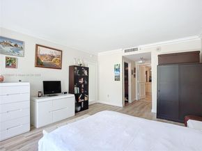 3400 SW 27th Avenue 302, Miami FL 33133