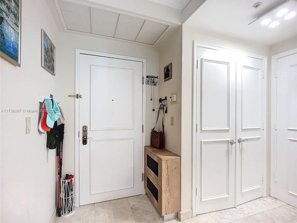 3400 SW 27th Avenue 302, Miami FL 33133