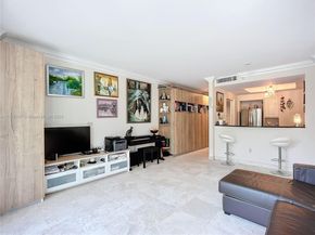 3400 SW 27th Avenue 302, Miami FL 33133