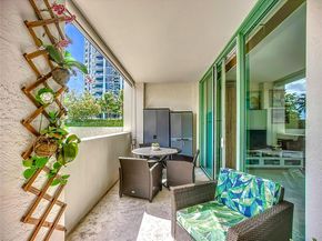 3400 SW 27th Avenue 302, Miami FL 33133