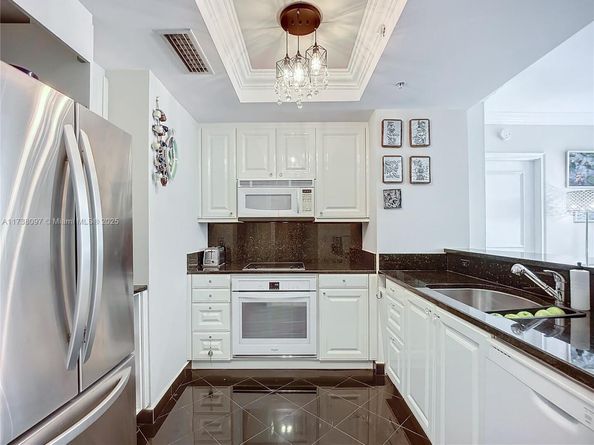 3400 SW 27th Avenue 302, Miami FL 33133