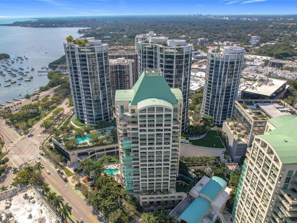 3400 SW 27th Avenue 302, Miami FL 33133
