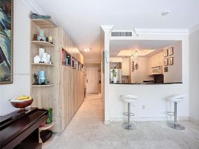 3400 SW 27th Avenue 302, Miami FL 33133