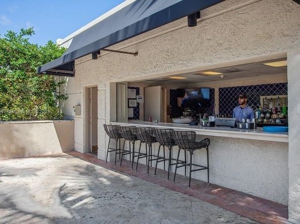 3400 SW 27th Avenue 302, Miami FL 33133