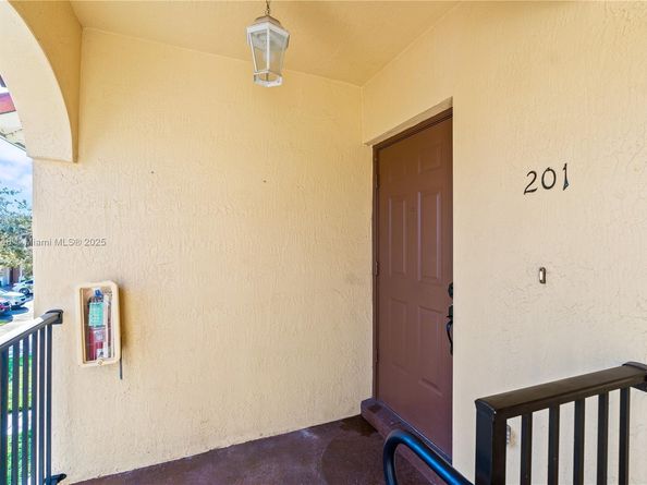 1398 NE 33rd Ave 20125, Homestead FL 33033