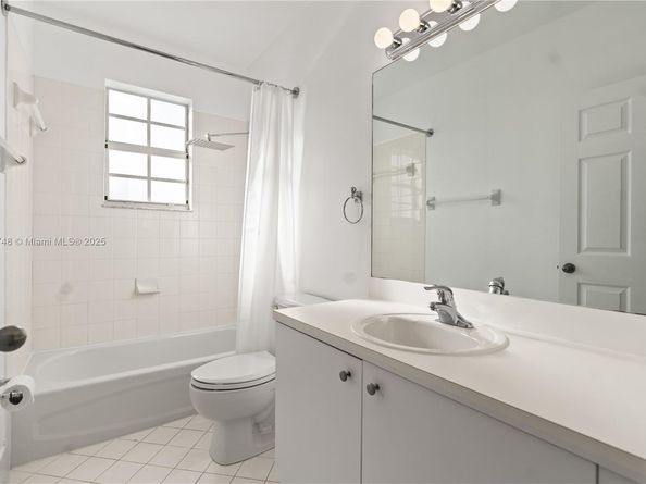 1398 NE 33rd Ave 20125, Homestead FL 33033