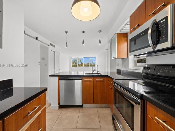 680 NE 64th St APH6, Miami FL 33138