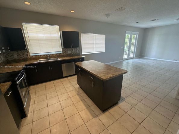 18091 SW 22nd St, Miramar FL 33029