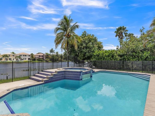 18091 SW 22nd St, Miramar FL 33029