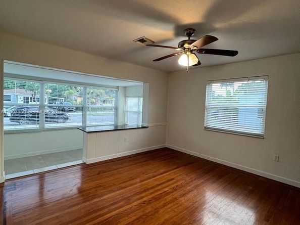 2471 Dewey St, Hollywood FL 33020