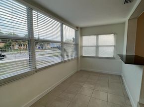 2471 Dewey St, Hollywood FL 33020