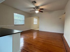 2471 Dewey St, Hollywood FL 33020