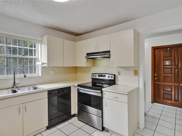 13401 SW 38th St, Miami FL 33175