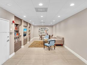 3675 N Country Club Dr 609, Aventura FL 33180