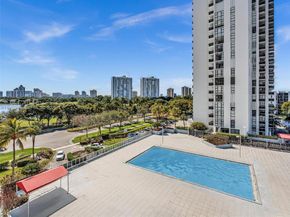 3675 N Country Club Dr 609, Aventura FL 33180