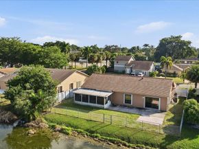 9111 S Lake Miramar Cir, Miramar FL 33025