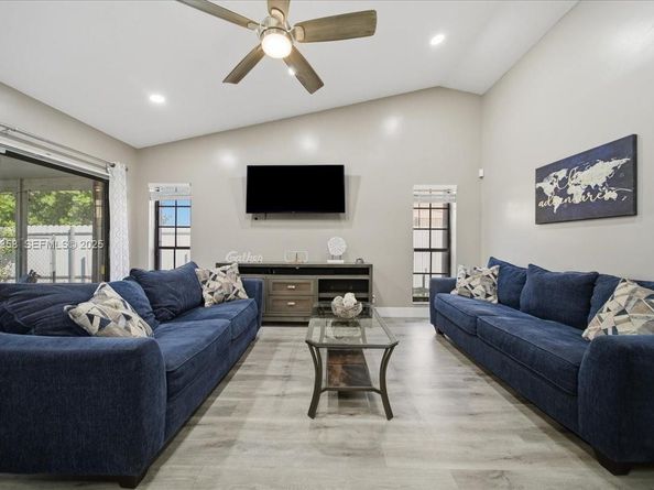 9111 S Lake Miramar Cir, Miramar FL 33025