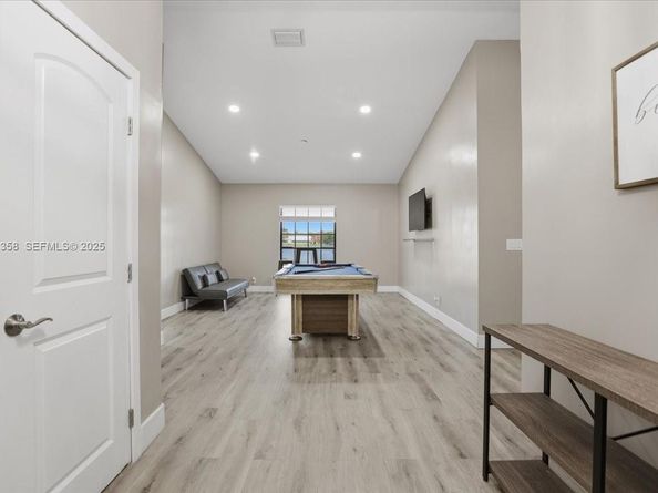 9111 S Lake Miramar Cir, Miramar FL 33025