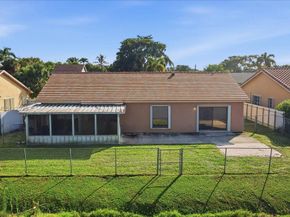 9111 S Lake Miramar Cir, Miramar FL 33025