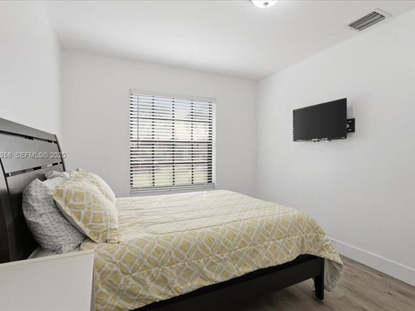 9111 S Lake Miramar Cir, Miramar FL 33025