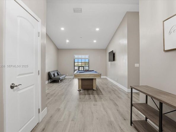 9111 S Lake Miramar Cir, Miramar FL 33025