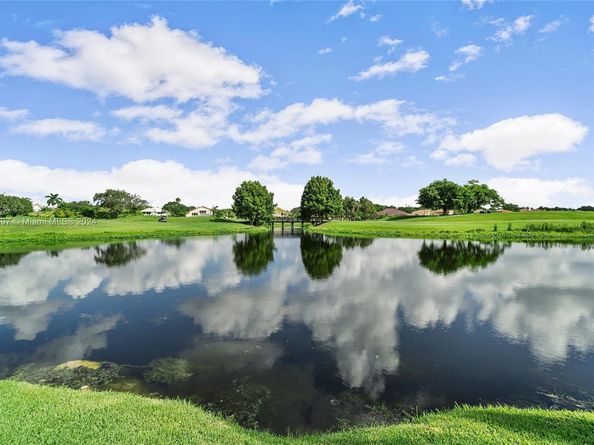 12040 N Eagle Trace Blvd N, Coral Springs FL 33071