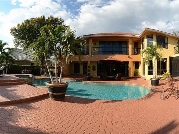 12040 N Eagle Trace Blvd N, Coral Springs FL 33071