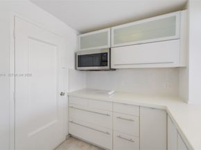 8000 Harding Ave 4B, Miami Beach FL 33141