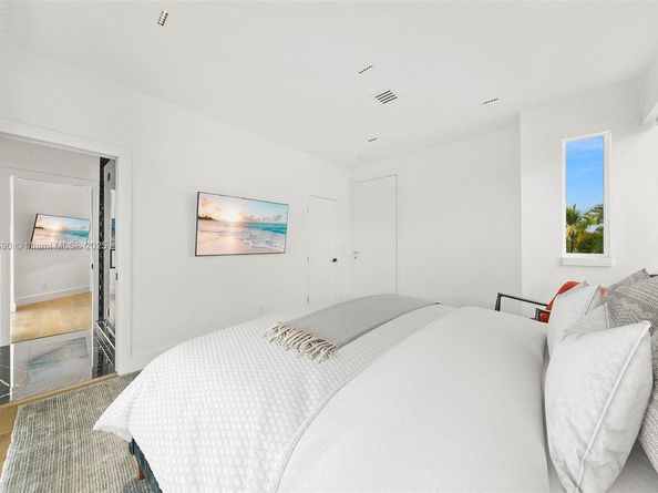3251 NE 164th St, North Miami Beach FL 33160