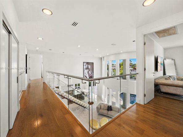 3251 NE 164th St, North Miami Beach FL 33160