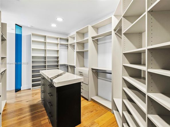 3251 NE 164th St, North Miami Beach FL 33160