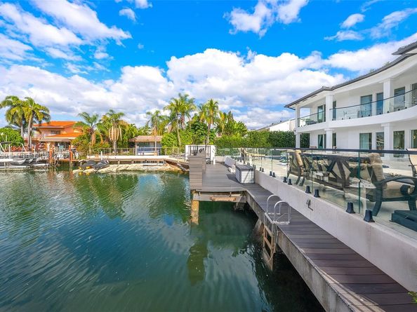 3251 NE 164th St, North Miami Beach FL 33160