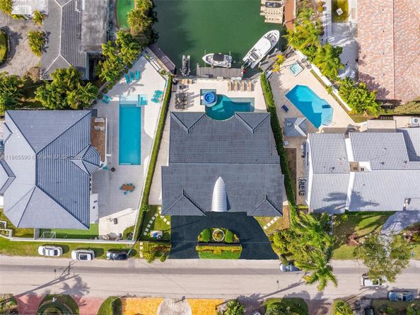 3251 NE 164th St, North Miami Beach FL 33160