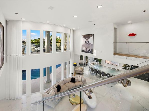 3251 NE 164th St, North Miami Beach FL 33160