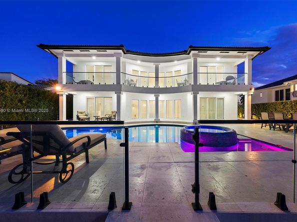 3251 NE 164th St, North Miami Beach FL 33160