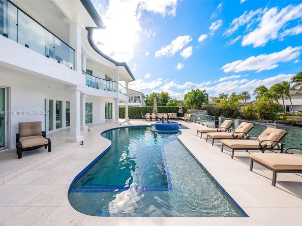 3251 NE 164th St, North Miami Beach FL 33160