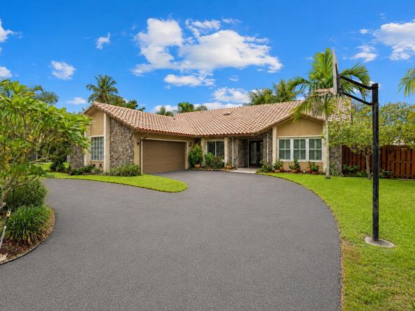 1491 NW 99TH Avenue, Plantation FL 33322