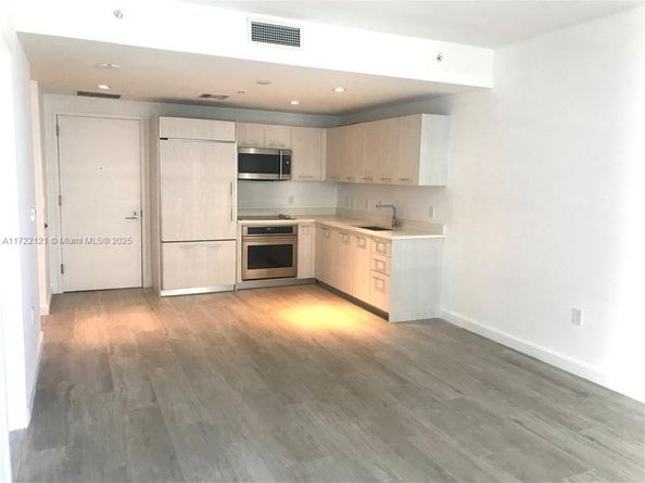45 SW 9th St 3707, Miami FL 33130