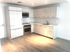 45 SW 9th St 3707, Miami FL 33130