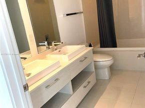 45 SW 9th St 3707, Miami FL 33130