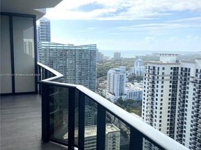 45 SW 9th St 3707, Miami FL 33130