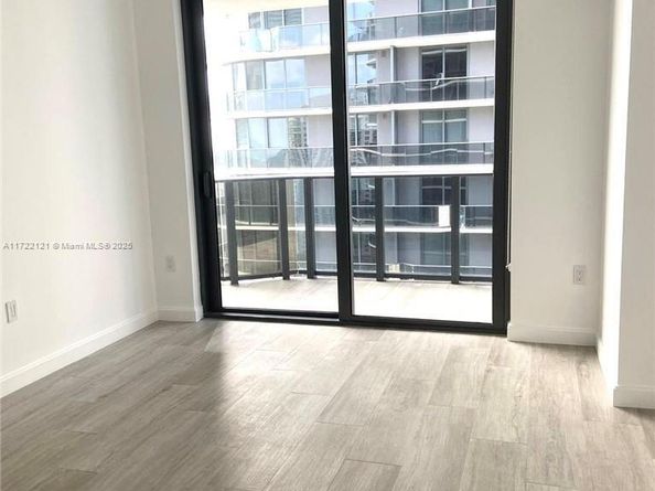 45 SW 9th St 3707, Miami FL 33130