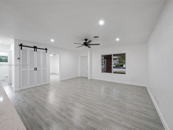 7516 NW 44th Ct, Coral Springs FL 33065