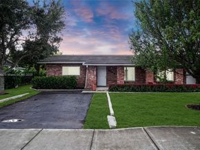 7516 NW 44th Ct, Coral Springs FL 33065