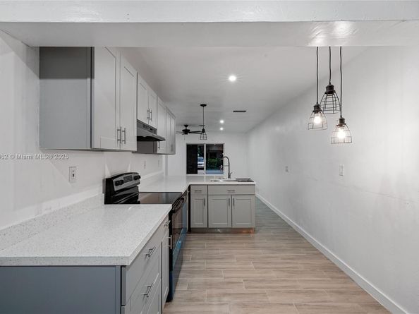7516 NW 44th Ct, Coral Springs FL 33065