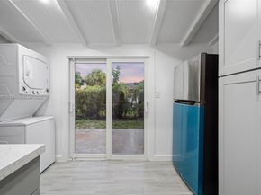 7516 NW 44th Ct, Coral Springs FL 33065